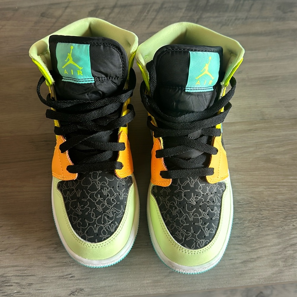 Nike Air Jordan 1 Mid SE Black/Green/Orange/Yellow Size 5.5Y